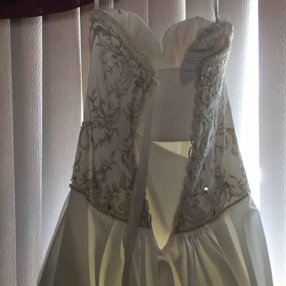 NWT ALFRED ANGELO WEDDING GOWN - Picture 6 of 8